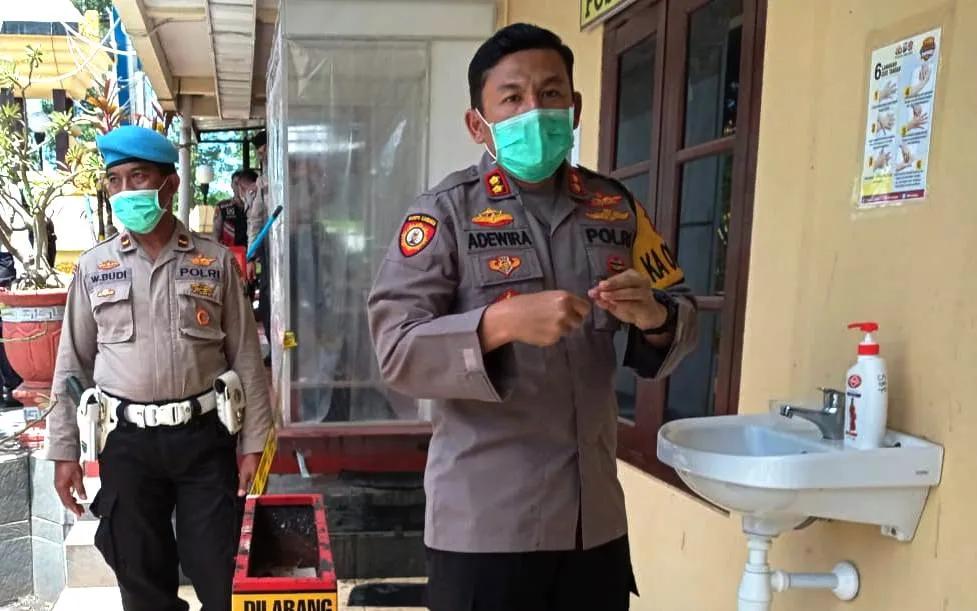Ada Bilik Disinfektan di Polres Lumajang Bagi Anggota dan Pengunjung