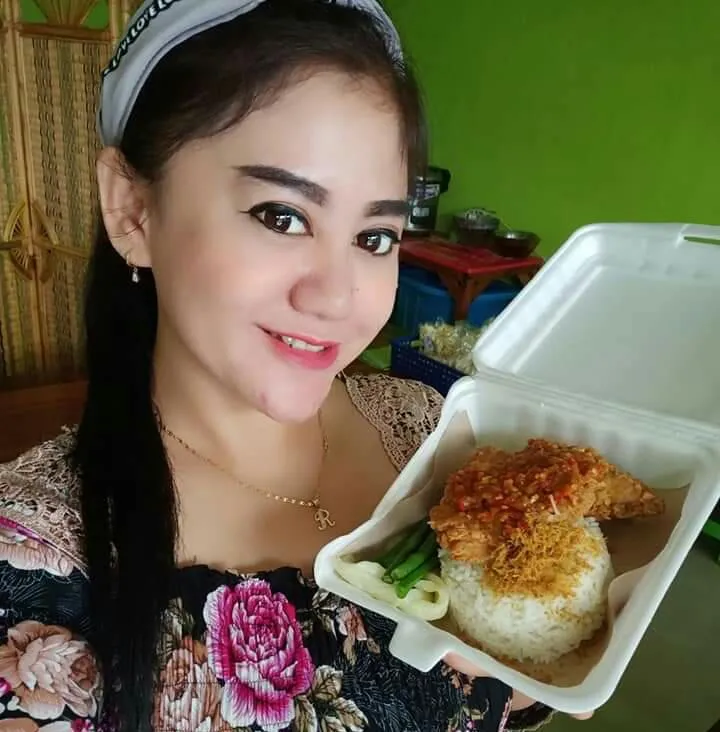 Ayam Geprek Warung Mbak Ratu Lumajang Bikin Goyang Lidah