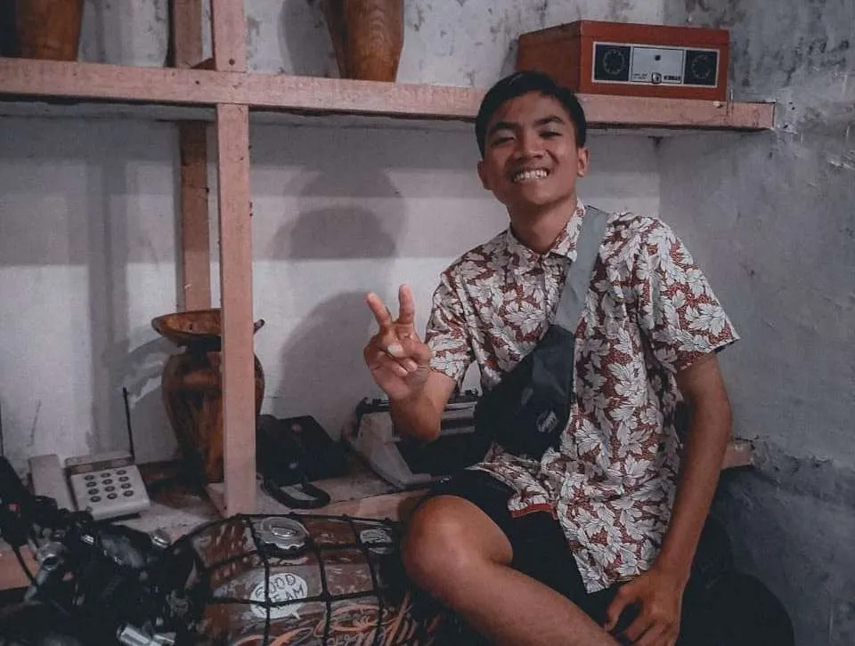 Desain Menarik Angkringan Bang Id Jujukan Kaum Milenial