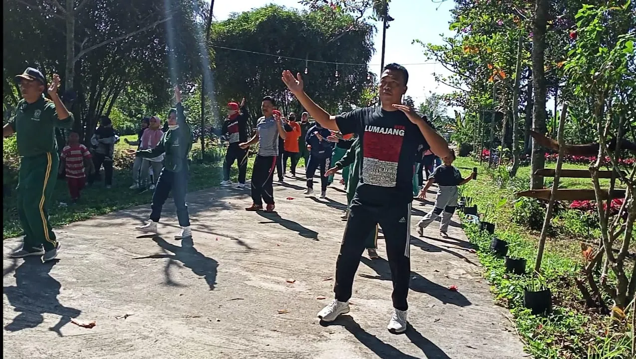 Camat Senduro Ajak Masyarakat Senam Jaga Imun di Masa Pandemi