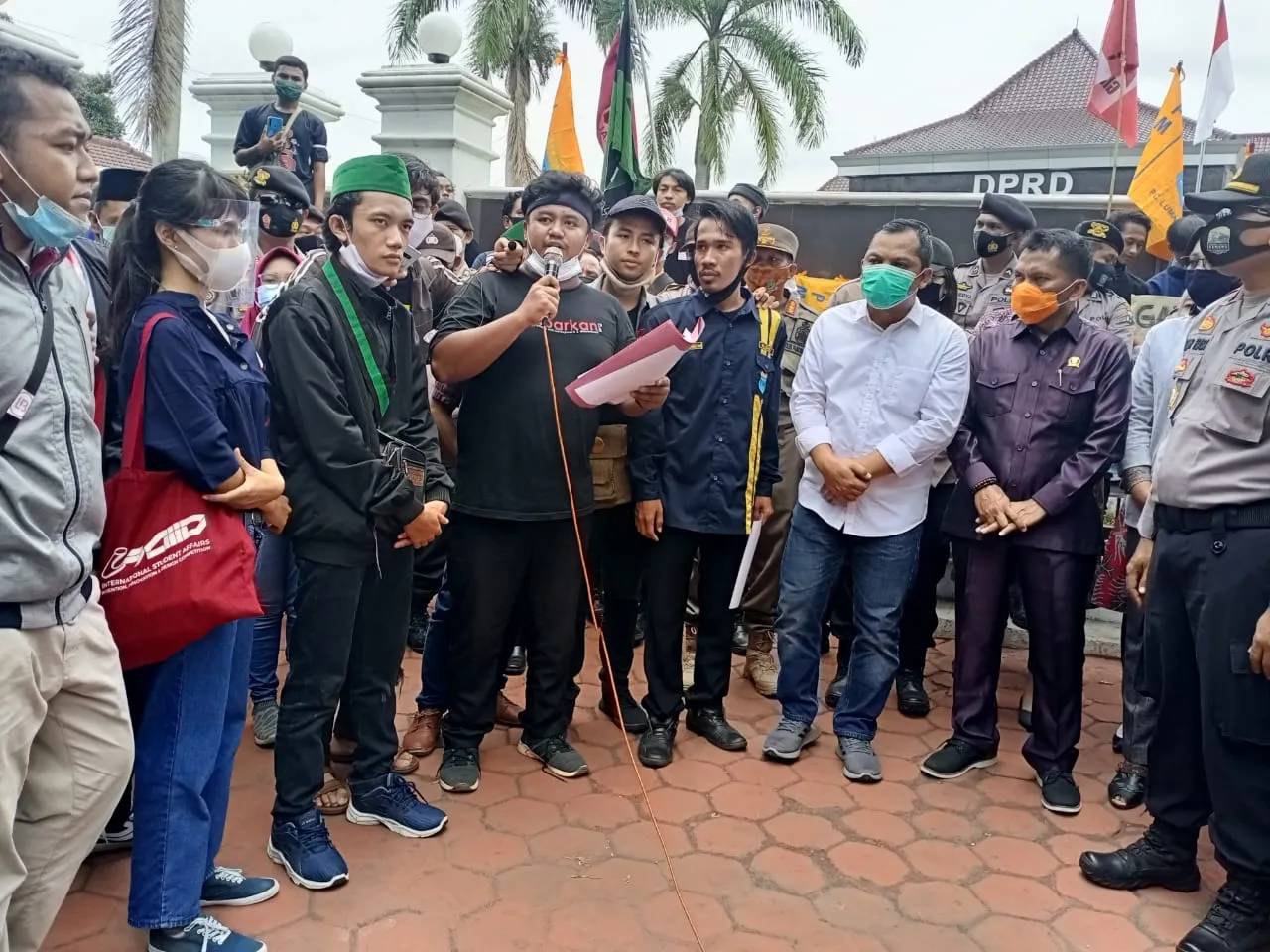 Ini Tuntutan Lumajang Bergerak ke DPRD Cabut UU Cipta Kerja