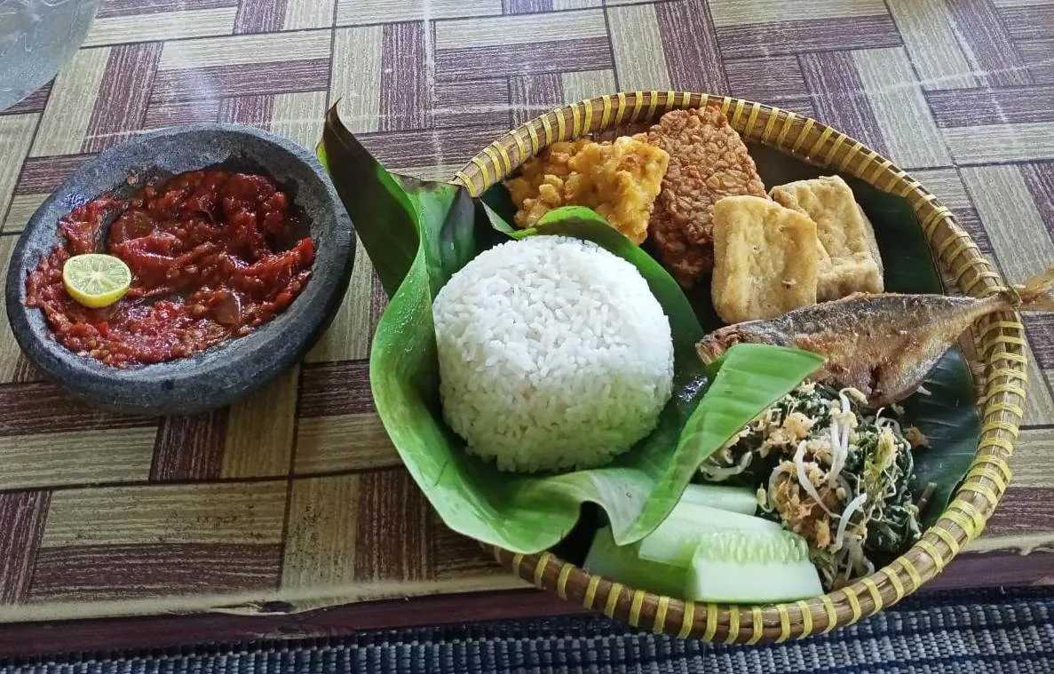 Nikmatnya..! Sego Tedok Makanan Khas Tirtosari View Lumajang
