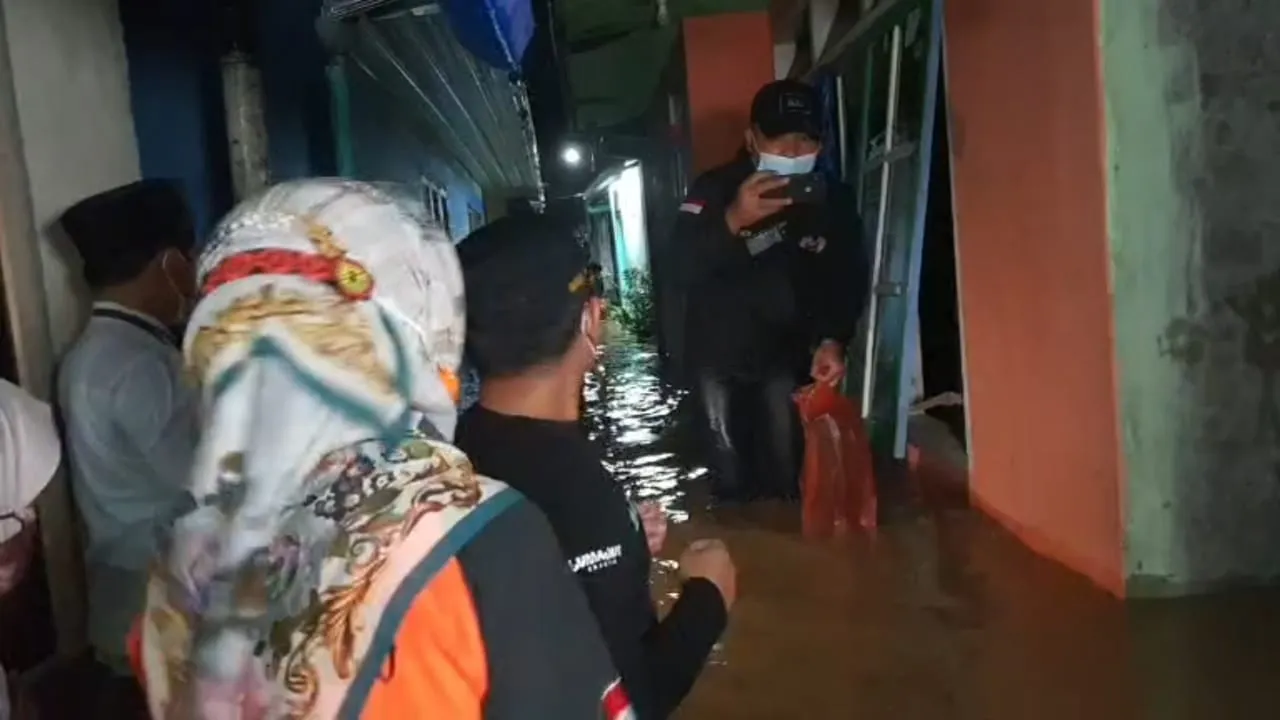 Sungai Kaliasem Lumajang Meluap Ratusan Rumah Terendam Setinggi Dada