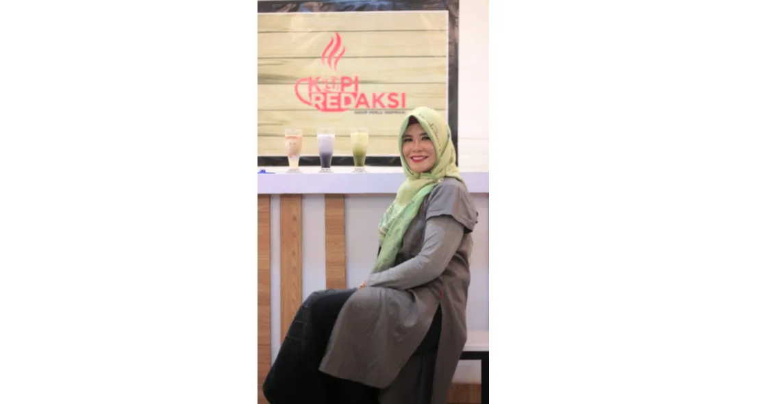 Sofie Hendro Sang Model Baby Face Berkunjung ke Kopi Redaksi Lumajang