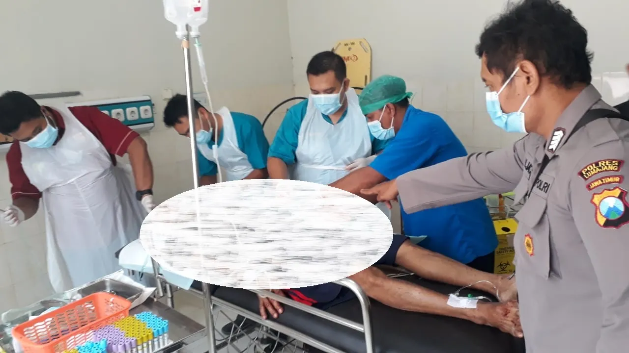 Kholim Bodang Lumajang Bacok Tetangga Hingga Tangan Nyaris Putus