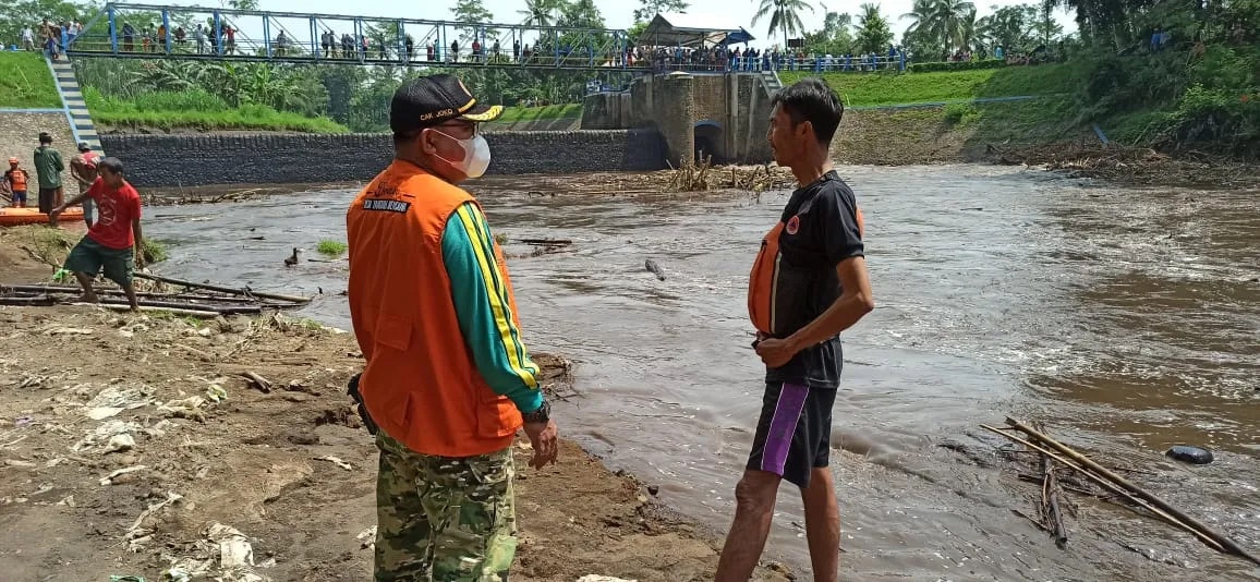 Pintu Air DAM Umbul Bondoyudo Lumajang Dibuka Cari Bocah Tenggelam