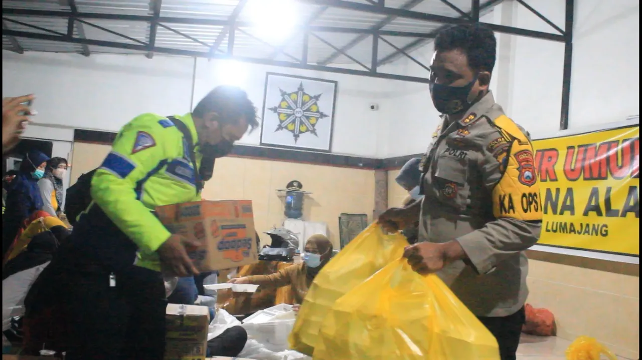 Kapolres Lumajang Sulap Rumah Dinas Jadi Dapur Umum Korban Gempa