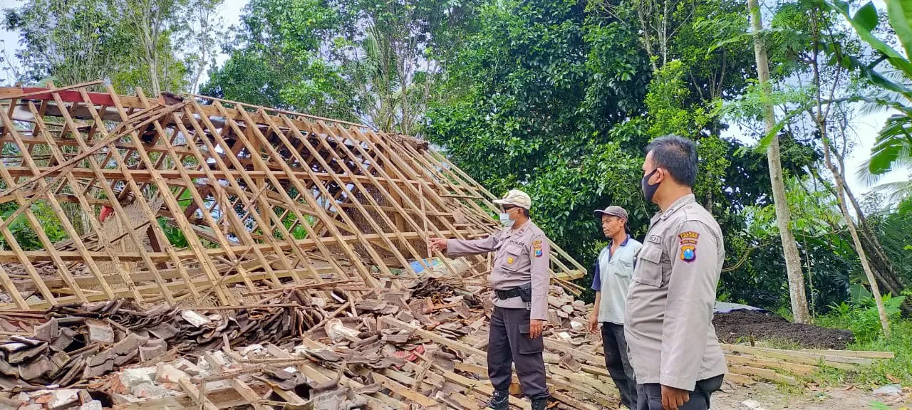 Polsek Pronojiwo Data Korban Terdampak Gempa Lumajang Malang