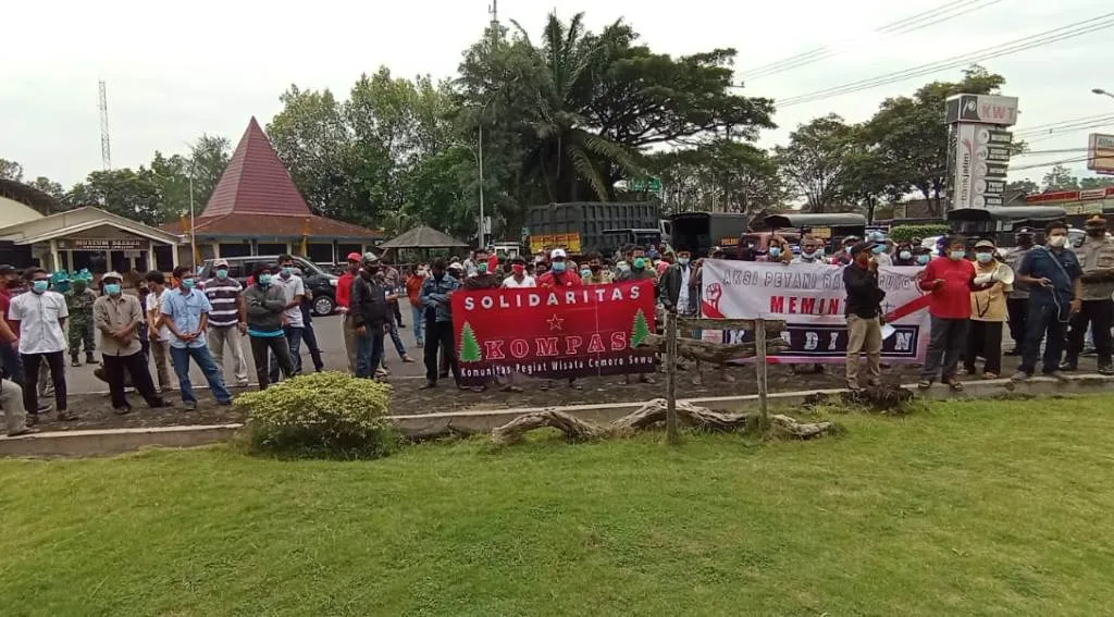 Petani Randuagung Demo DPRD Lumajang Soal HGU PT Kali Jeruk