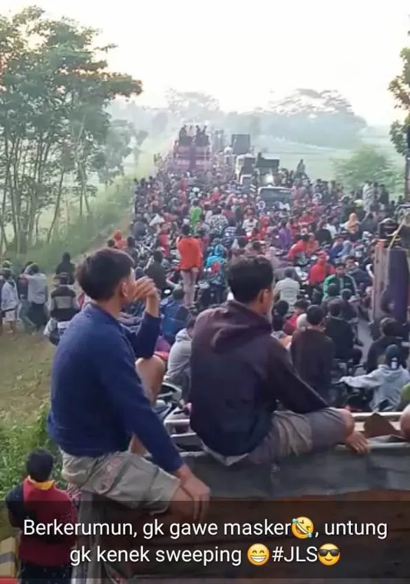 Ada Pesta Sound System Sebabkan Macet di JLS Lumajang