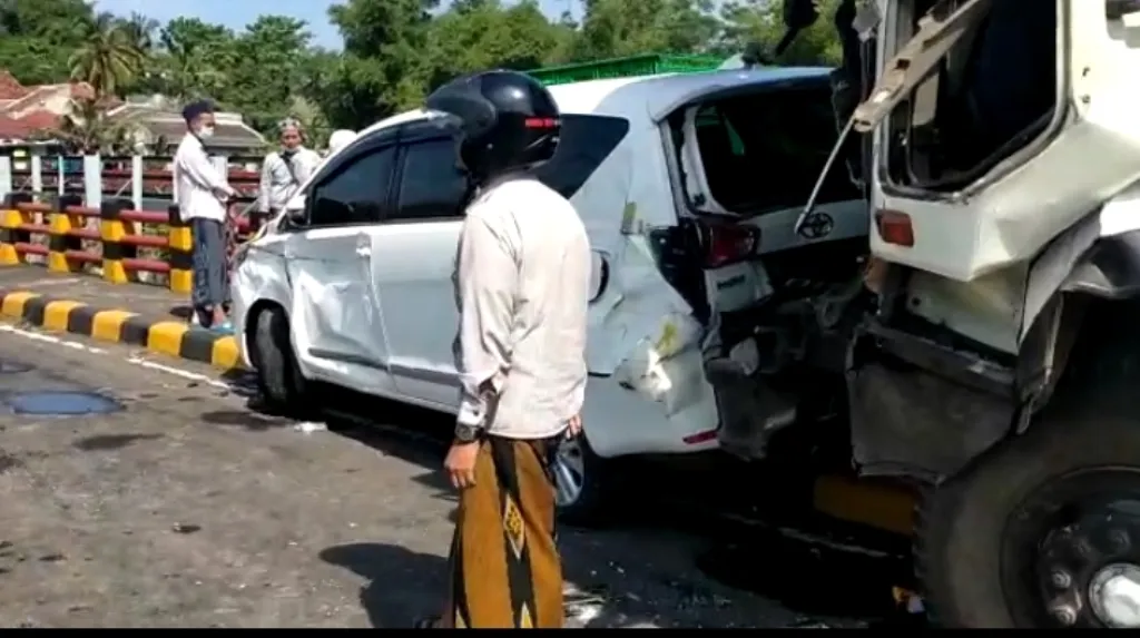 Ini Data Korban Kecelakaan Beruntun di Jembatan Grobogan Lumajang