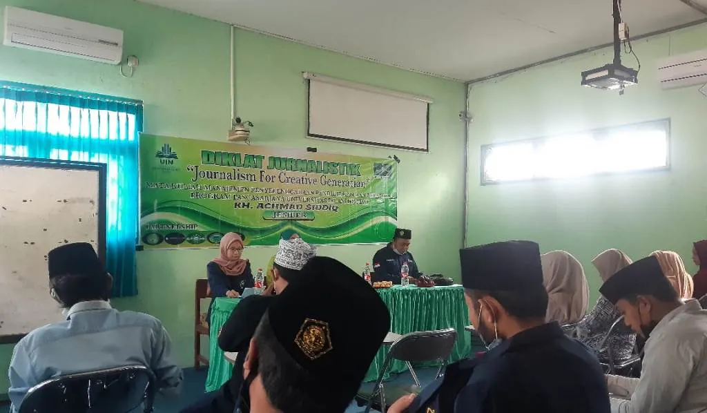 Mahasiswa Pascasarjana UIN Jember Gelar Diklat Jurnalistik di Lumajang