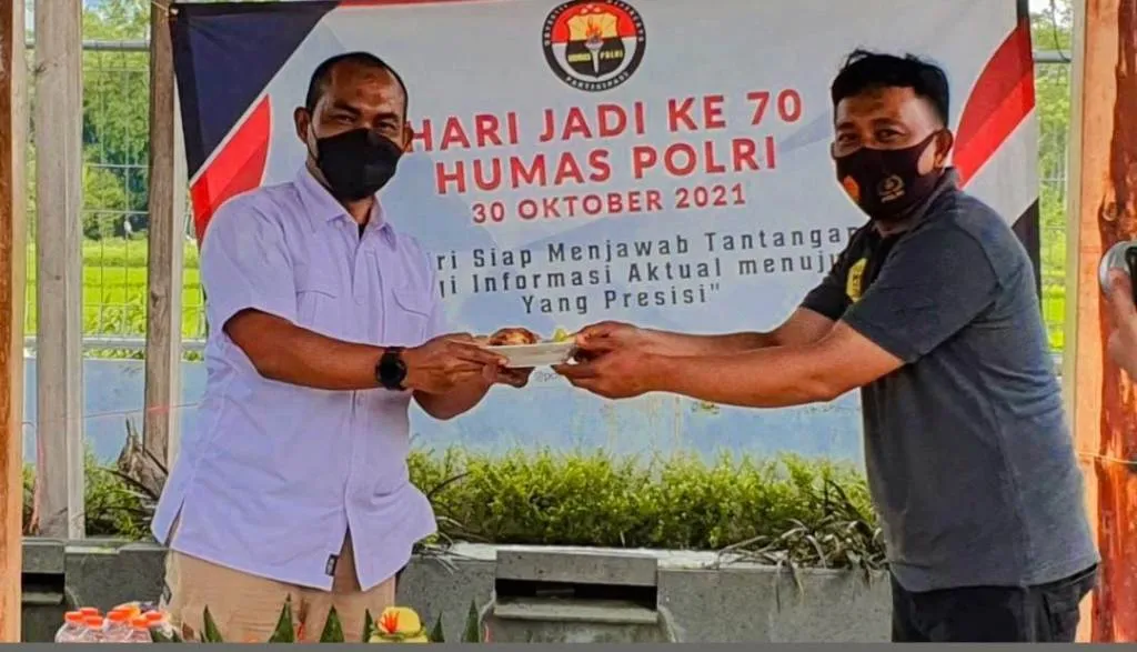 HUT Humas Polri 70, Polres Lumajang Tumpengan Bareng Wartawan Lumajang