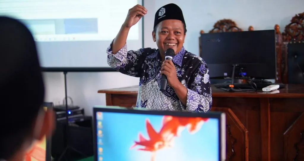 Ust. Sahroni Kepsek MTs Miful 2 Lumajang Lolos Tahap I Anugerah GTK