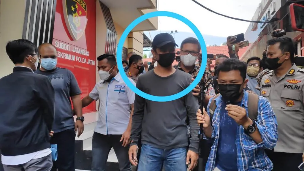 Polda Jatim Ringkus Penendangan Sesaji di Gunung Semeru Lumajang