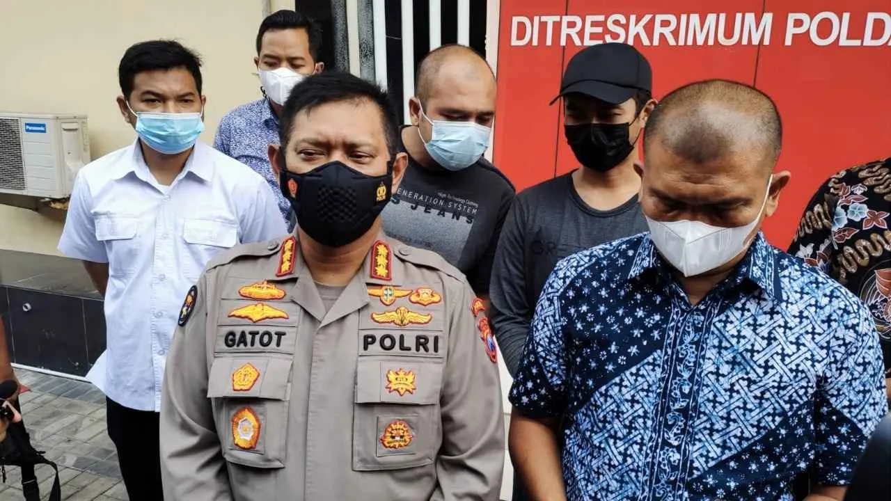 Kasus Penendang Sesajen di Semeru Stop atau Lanjut?