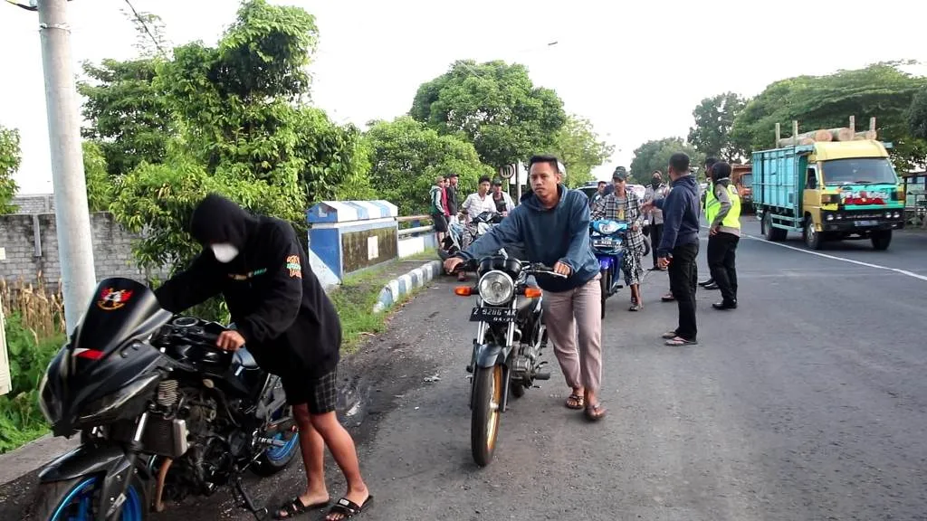 Razia Ngabuburit, 25 Motor Protolan Terjaring di JLT Lumajang