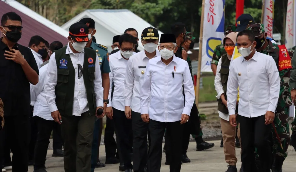 Wapres Janji Beri Sertifikat Rumah Korban Erupsi Semeru Lumajang