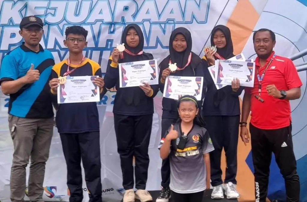 Atlet Panahan SMPN 1 Kedungjajang Raih 3 Perak dan 2 Perunggu