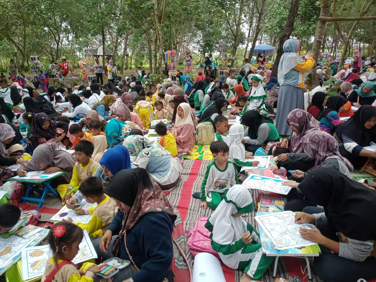 Latih Anak Mengekplorasi Imajinasi, Hari Amal Bakti di Yosowilangun Lumajang Gelar Lomba