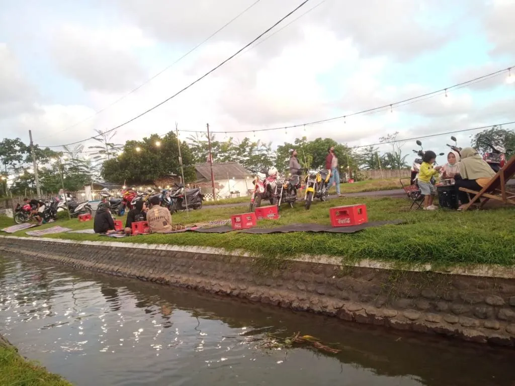 Cafe TEPISAWAH Kalipepe Yosowilangun Lumajang Viral