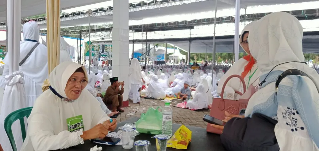Ribuan Jama'ah Majelis An-Nadliriyah Banjiri Alun - Alun Lumajang