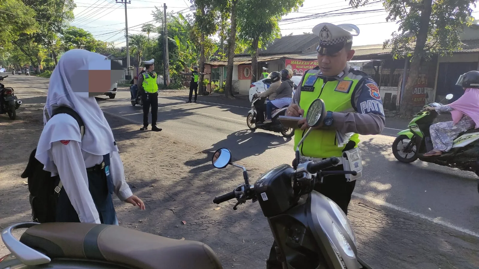 Satlantas Polres Lumajang Tilang Pengendara Belum Cukup Umur