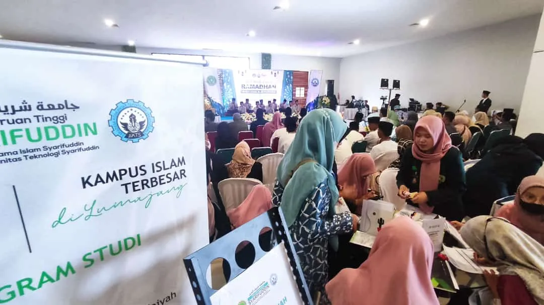 Calon Mahasiswa IAI Syarifuddin Lumajang Berdatangan ke Campus EXPO