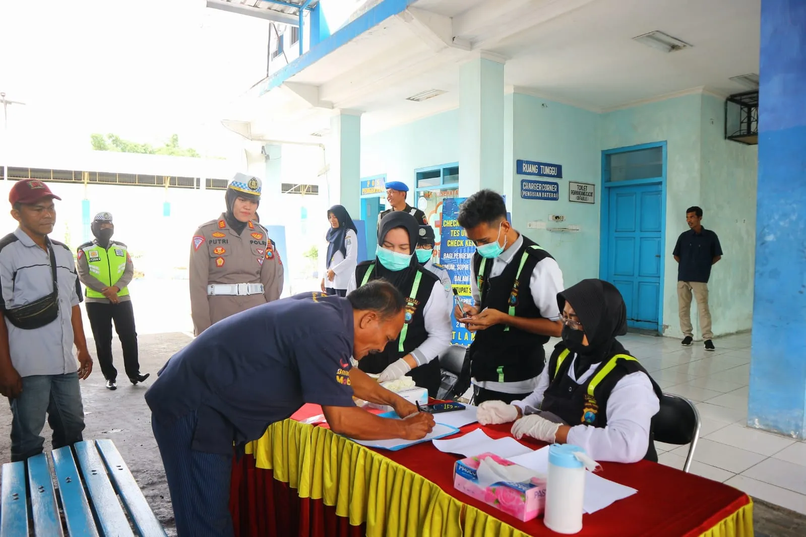 Hari Raya Idul Fitri Segera Tiba, Sopir di Terminal Lumajang Dites Urin