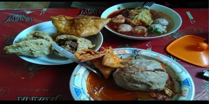 Bakso Haji Sabar Yosowilangun Selalu di Buru Oleh Pecinta Kuliner