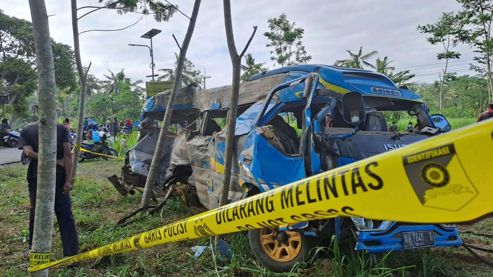 Warga Usul Mobil Elf Isuzu Laka Kereta Jadi Monumen di Lumajang
