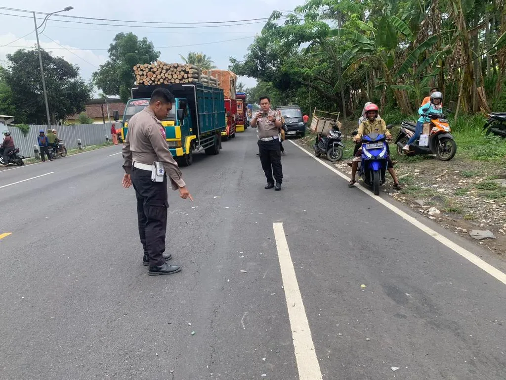 Bus Ladju Tabrak Motor di Kedungjajang Lumajang, 1 Meninggal Dunia
