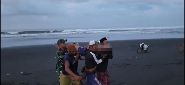 Akibat Terseret Ombak Nelayan di Lumajang Ditemukan Meninggal Dunia