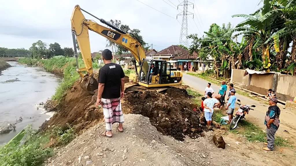 Berharap Tak Lagi Banjir, Normalisasi Sungai Menjangan Lumajang Tuntas