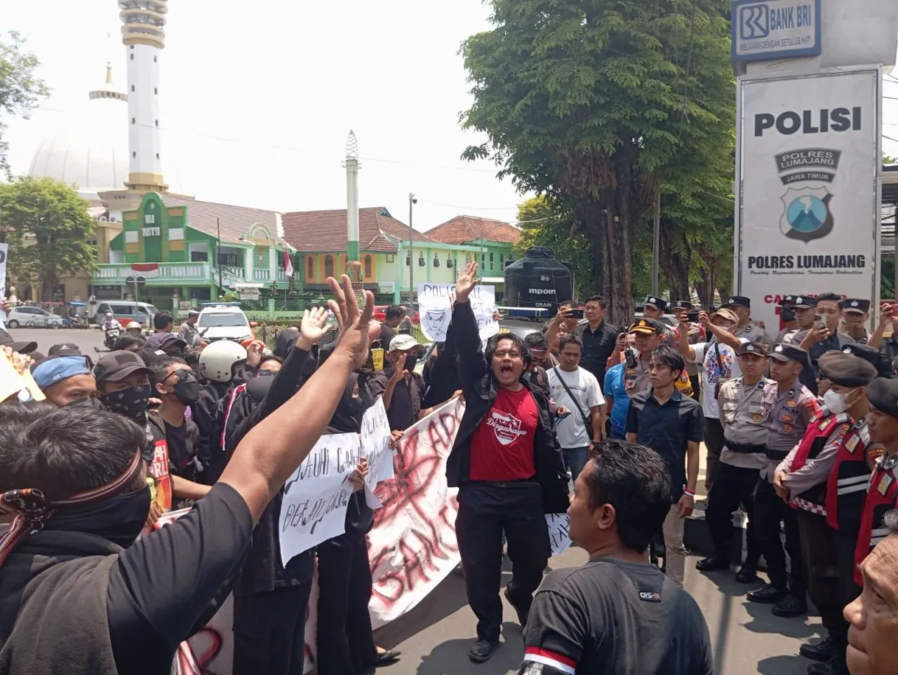 Usut Tuntas Kasus Ganja, Polres Lumajang Digeruduk Mahasiswa