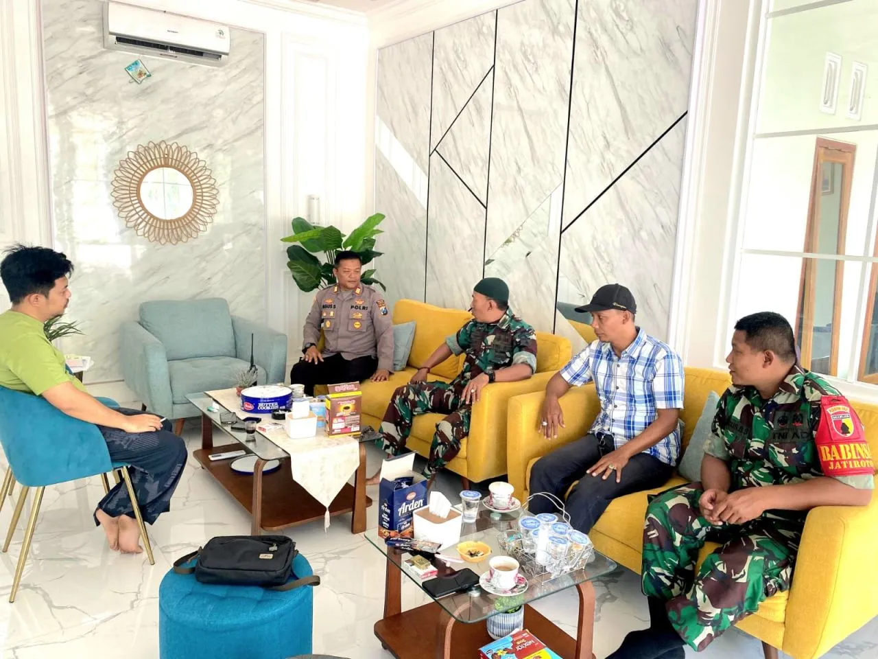 Polisi Sambang Ke Rumah Warga di Desa Jatiroto Lumajang