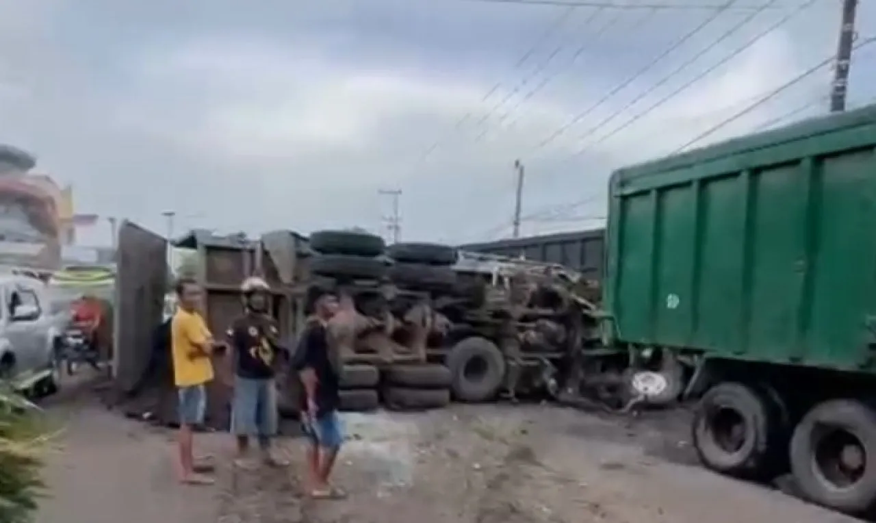 Tiga Truk Terlibat Kecelakaan Beruntun di Wonorejo Lumajang