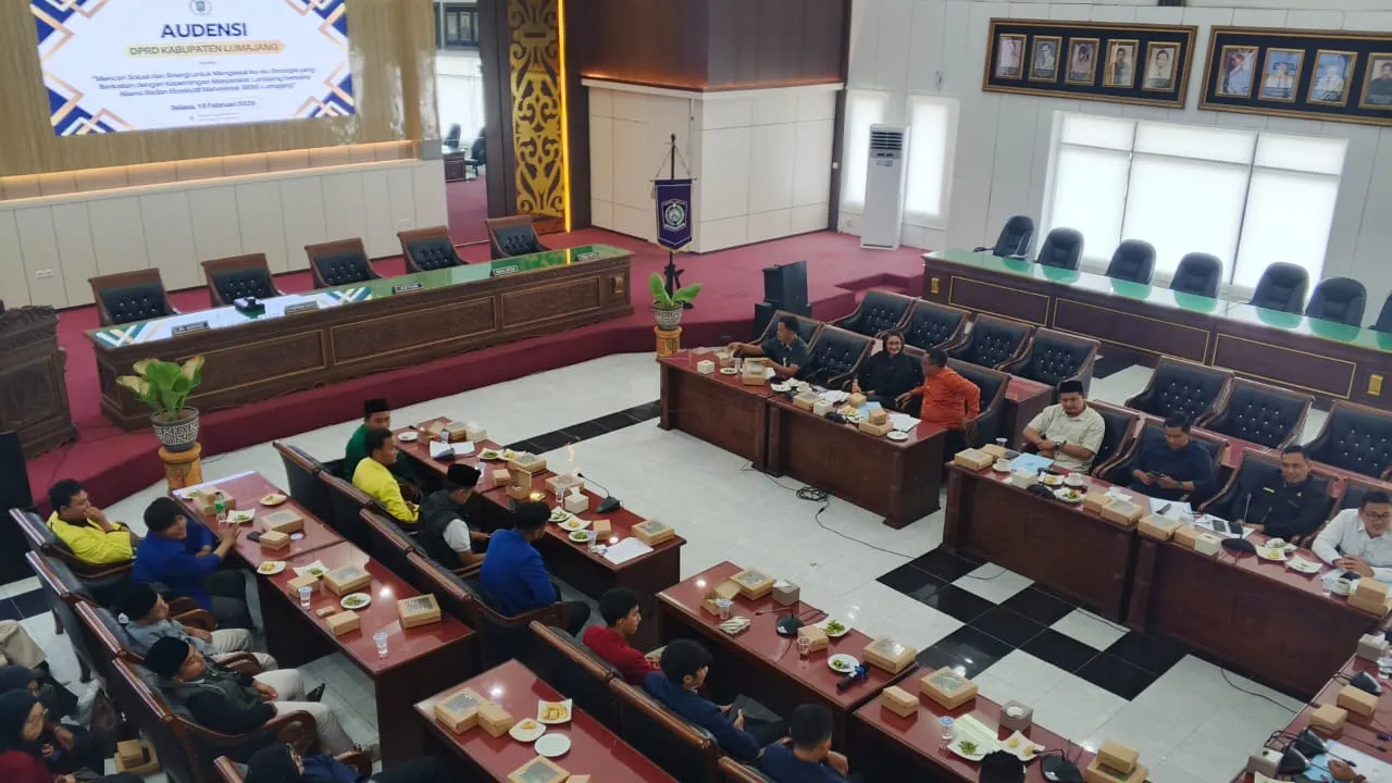 Tak Setuju Program Efisiensi Prabowo Sasar Kebutuan Dasar, Aliansi BEM se-Lumajang Datangi DPRD
