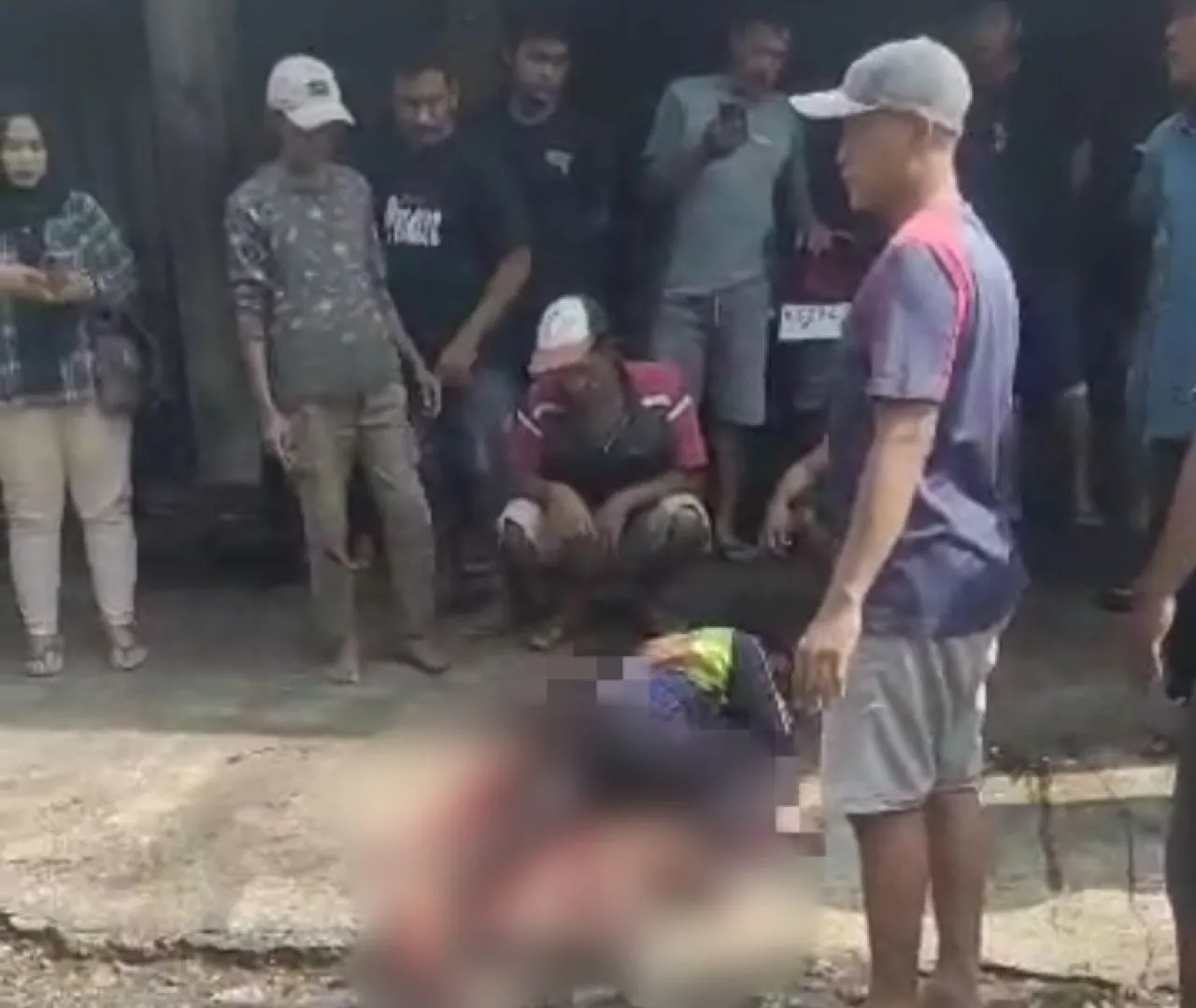 Duel Carok Warga Desa Tanggung Lumajang Bersimbah Darah