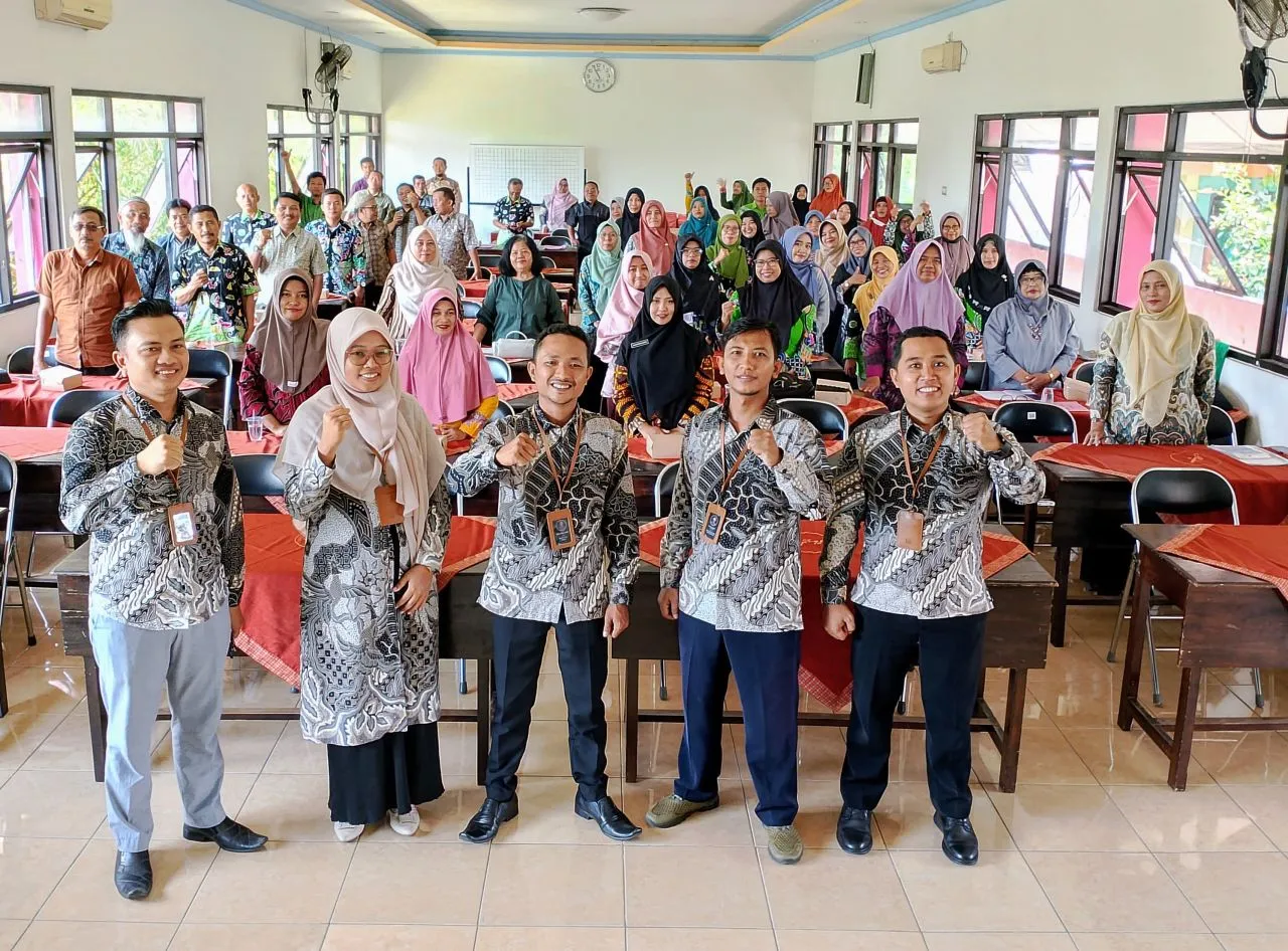 Sinergi PMat STKIP PGRI Lumajang dengan MGMP Matematika SMP Kab. Lumajang