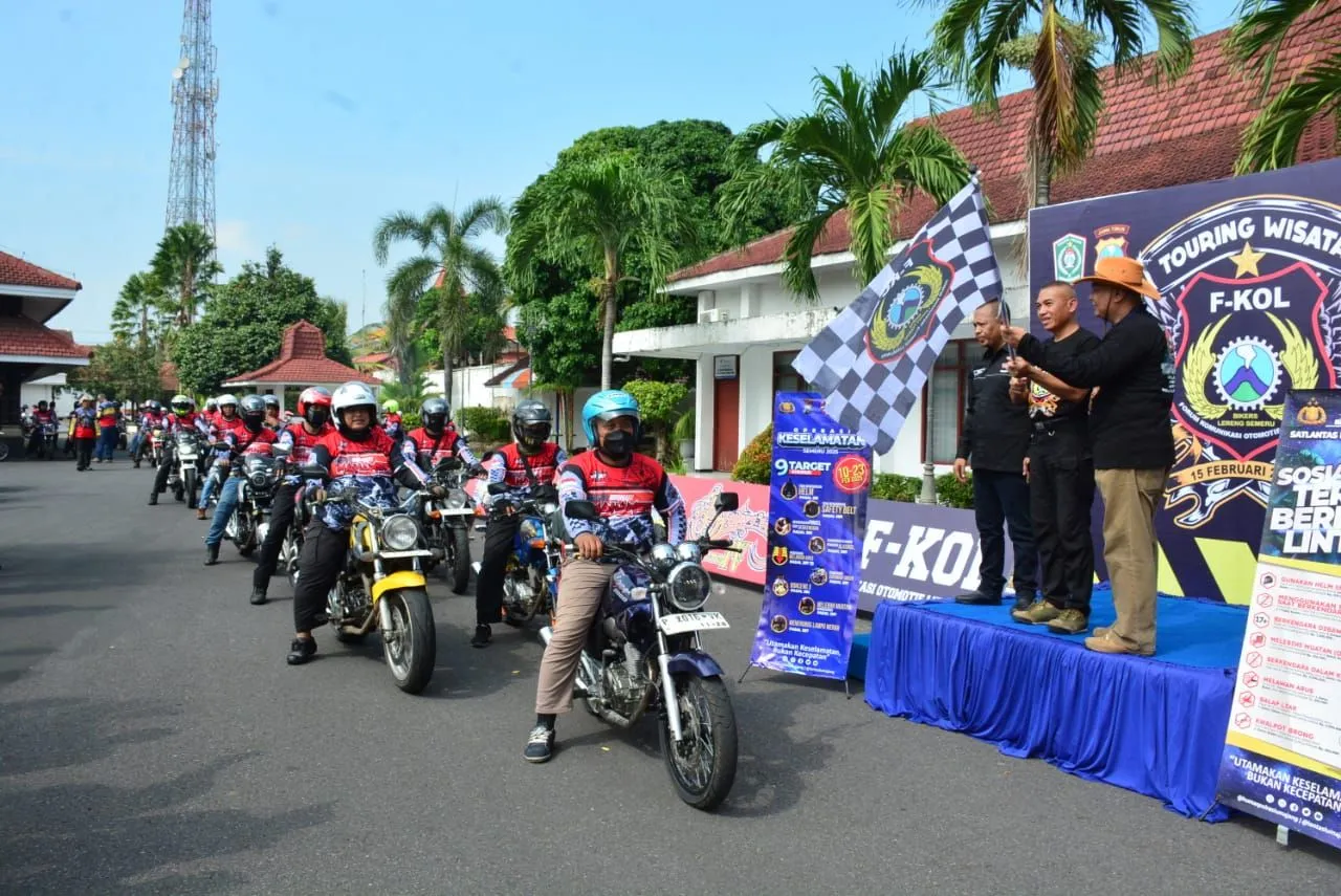 Komunitas Touring Motor Jelajah Wisata Lumajang
