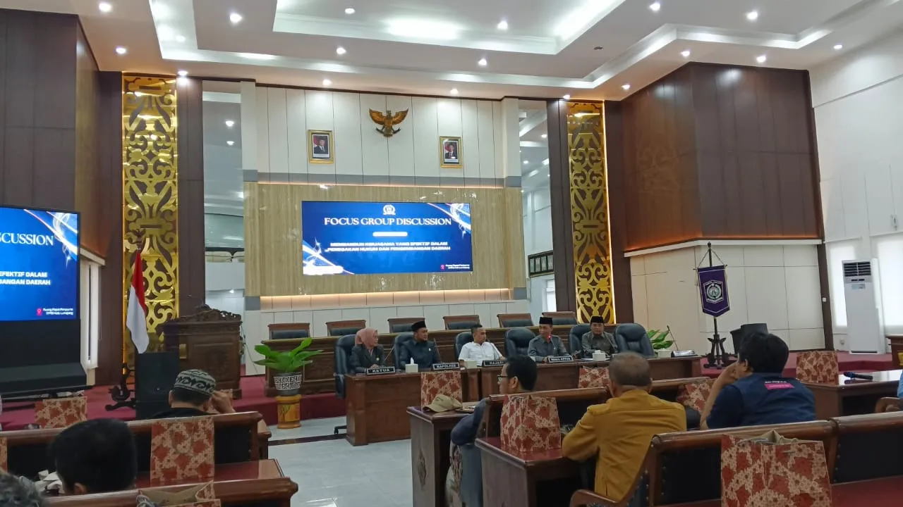 DPRD Ajak Pers Bersama Ikut Awasi Pembangunan Lumajang