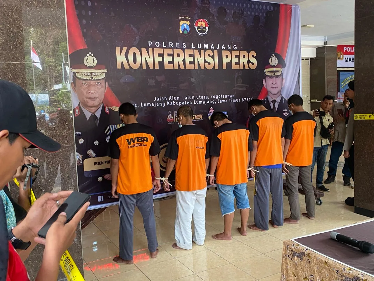 Polres Lumajang Bongkar Jaringan Peredaran Ganja, Lima Tersangka Ditangkap  