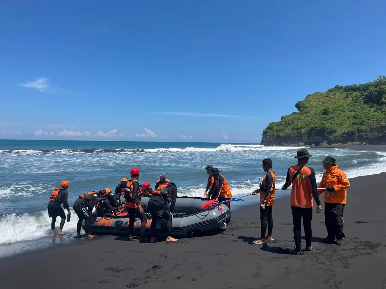 Pencarian Korban Laka Laut di Pantai Bambang Resmi Dihentikan