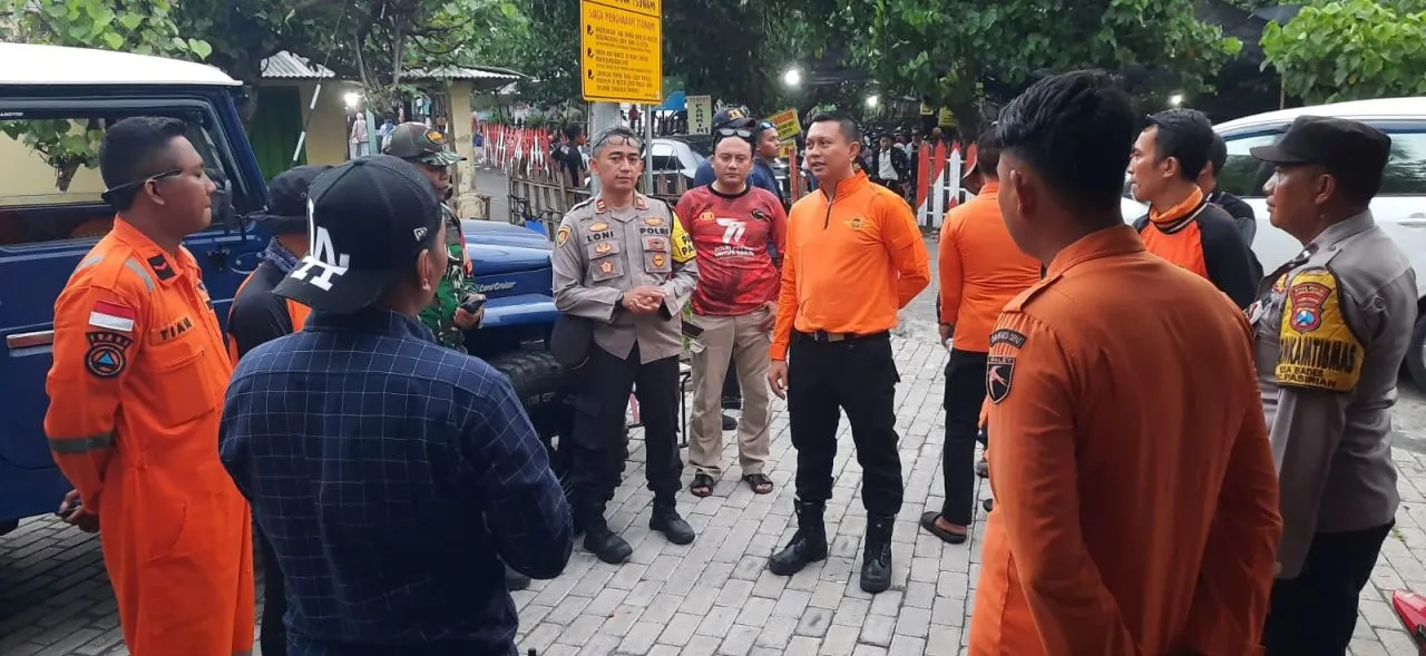 Pencarian Korban Kedua Ombak Pantai Bambang Dilanjutkan, Tim Gabungan Sisir Pantai Lumajang