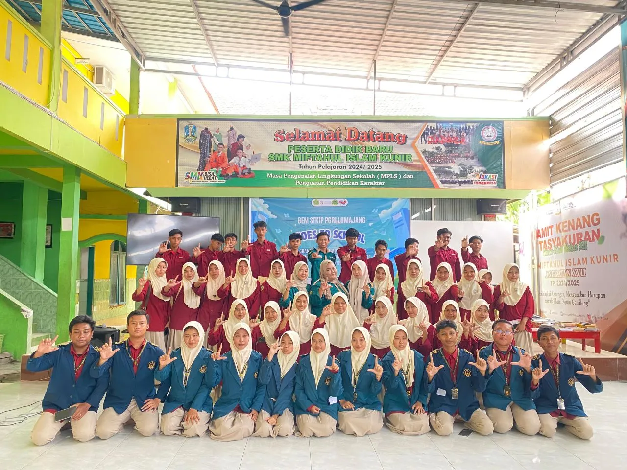 BEM STKIP PGRI Lumajang Gelar “Goes to School”, Dorong Budaya Literasi Siswa SMK