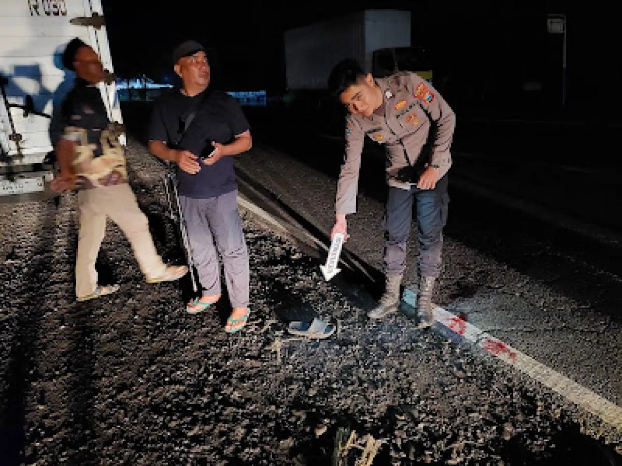Pembacokan Sadis di Randuagung Lumajang Pria Tergeletak Bersimbah Darah, Tangan Hampir Putus