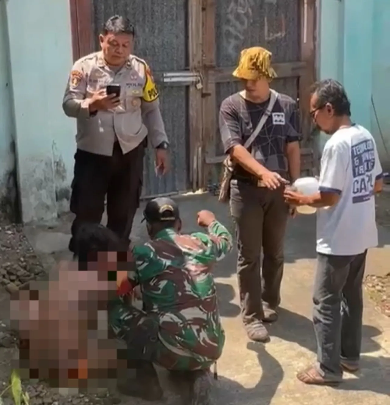 Maling Motor Babak Belur Dihajar Massa di Tempeh Lumajang, Rekannya Kabur Bawa Celurit!