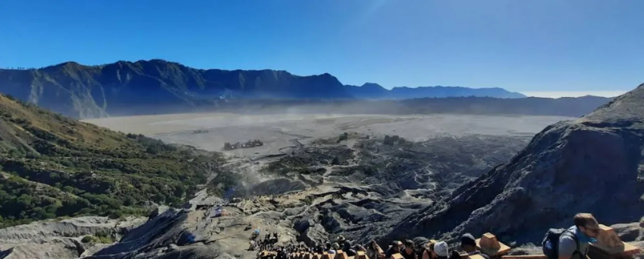 Kawah Gunung Bromo, Pesona Alam Lumajang yang Tak Pernah Redup