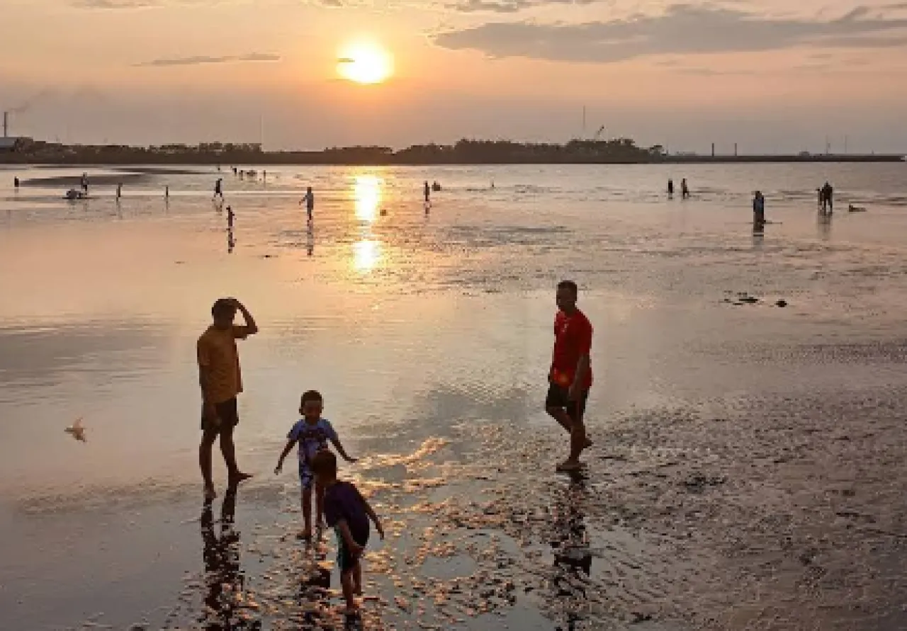 Pantai Mayangan, Pesona Bahari di Jantung Kota Probolinggo